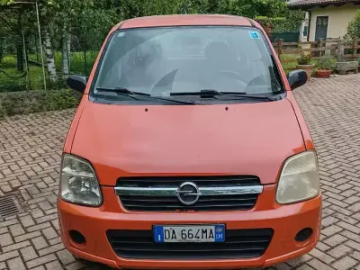 Usata Opel Agila 60 CV (44 kW) 2006 Rosso Monovolume