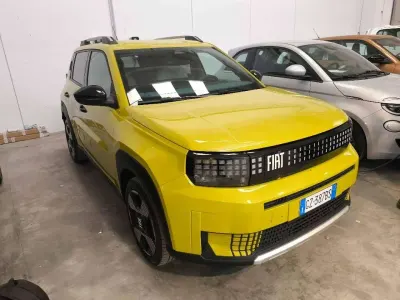 Usata Fiat Grande Panda Red 52 kW (72 CV) 2025 Giallo Utilitaria