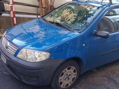 Usata Fiat Punto 60 CV (44 kW) 2005 Blu/azzurro Utilitaria