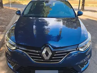 Usata Renault Mégane GrandTour Bose Edition 131 CV (96 kW) 2017 Bluazzurro Station wagon