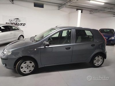 Usata Fiat Punto 60 CV (44 kW) 2005 Grigio Utilitaria