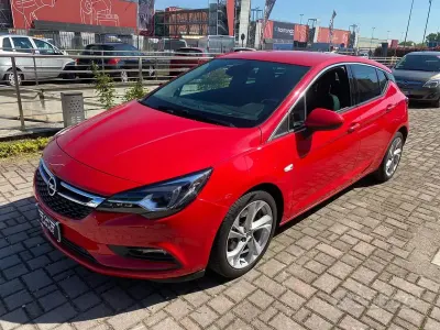 Usata Opel Astra 110 CV (80 kW) 2016 Rosso Berlina