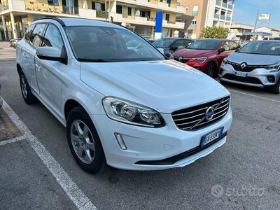 usata Volvo XC60 2,0 d 136 cv momentum 5p