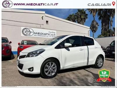 Usata Toyota Yaris Lounge 100 CV (73 kW) 2012 Bianco Utilitaria