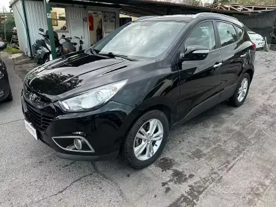 Usado Hyundai ix35 136 HP (100 kW) 2012 Preto SUV