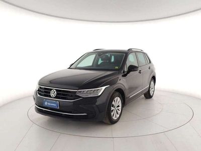 Używany VW Tiguan Life 150 KM (110 kW) 2021 Czarny SUV