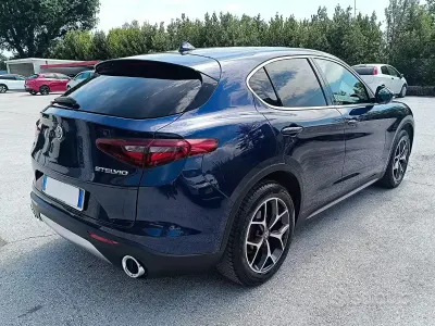 Usata Alfa Romeo Stelvio Executive 190 CV (139 kW) 2022 Blu SUV