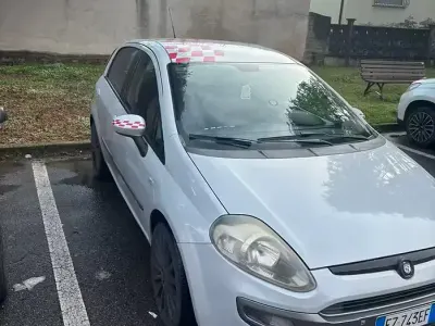 Usata Fiat Punto 75 CV (55 kW) 2011 Bianco Utilitaria