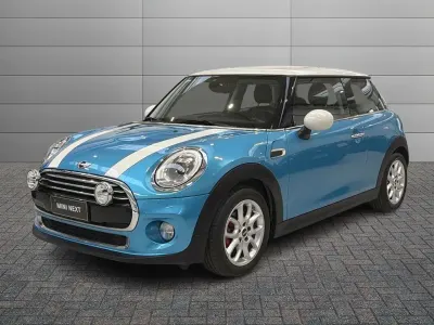 Usata Mini Cooper D 116 CV (85 kW) 2017 Azzurro Utilitaria
