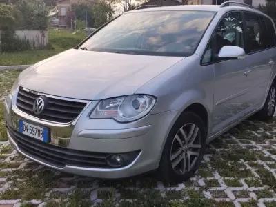 Begagnad VW Touran Highline 109 HK (80 kW) 2008 Silver Minibuss