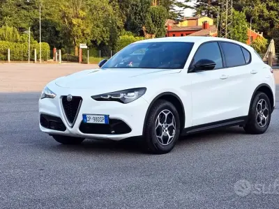 Usata Alfa Romeo Stelvio Super 160 CV (117 kW) 2023 Rosso SUV