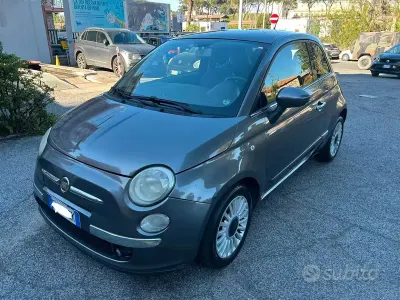 Begagnad Fiat 500 Lounge 95 HK (69 kW) 2012 Grå Sedan