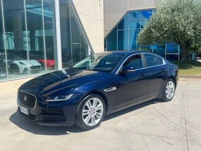 Usata Jaguar XE 180 CV (132 kW) 2019 Blu Berlina