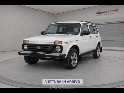 Usata Lada niva 83 CV (61 kW) 2018 Bianco SUV