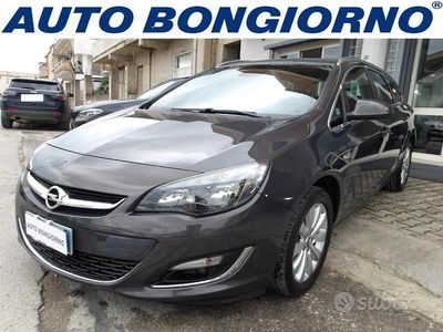 Usata Opel Astra Cosmo 136 CV (100 kW) 2014 Marrone Station wagon