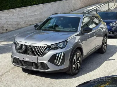 Usata Peugeot 2008 Allure 102 CV (75 kW) 2025 Grigio SUV