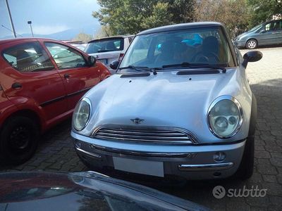 Begagnad Mini Cooper 116 HK (85 kW) 2004 Grå Halvkombi