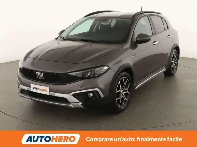 Usata Fiat Tipo Cross 131 CV (96 kW) 2024 Grigio Berlina