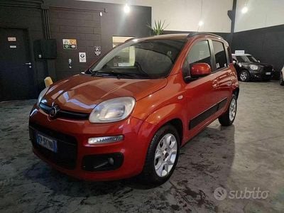 Usata Fiat Panda Lounge 84 CV (61 kW) 2013 Rosso Utilitaria
