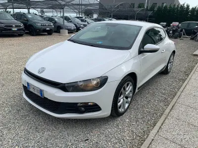 Usata VW Scirocco 140 CV (102 kW) 2011 Bianco Coupé