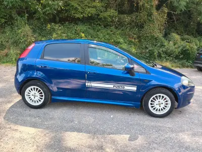 Usata Fiat Grande Punto Dynamic 65 CV (47 kW) 2007 Bluazzurro Utilitaria