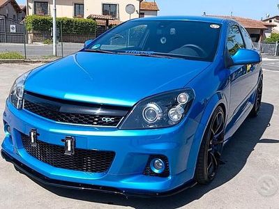 Usata Opel Astra 300 CV (220 kW) 2010 Blu Berlina