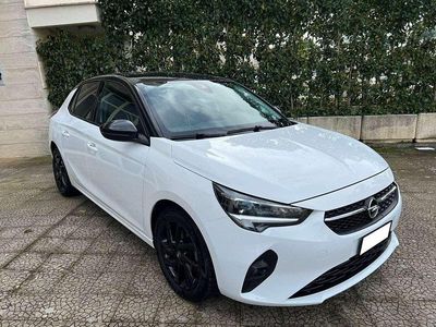 Usata Opel Corsa Design & Tech 102 CV (75 kW) 2022 Bianco Utilitaria