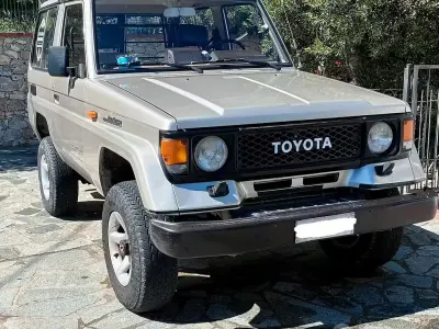 Usado Toyota Land Cruiser 86 CV (63 kW) 1989 Gris SUV