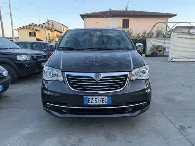 Gebraucht Lancia Voyager Silver 178 PS (130 kW) 2014 Van / Kleinbus