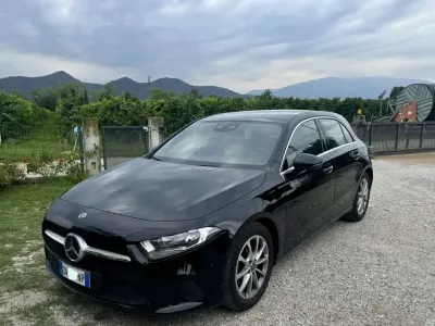 Usata Mercedes A160 109 CV (80 kW) 2020 Nero Utilitaria