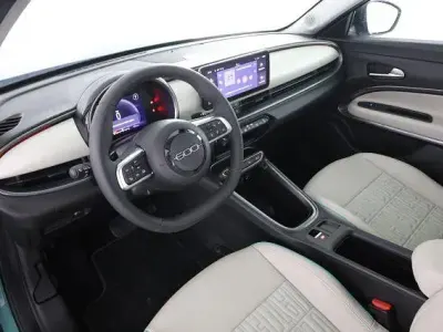 Usata Fiat 600 La Prima 101 CV (74 kW) 2025 Azzurro cielo d`italia SUV
