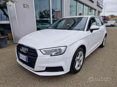 Usata Audi A3 Business 110 CV (80 kW) 2017 Bianco Berlina