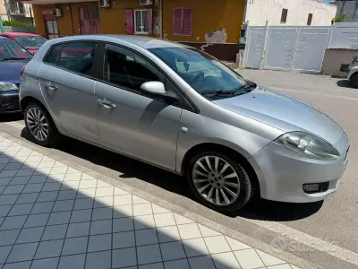 Usata Fiat Bravo 120 CV (88 kW) 2011 Grigio Utilitaria