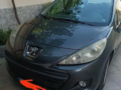 Usata Peugeot 207 73 CV (53 kW) 2012 Grigio Berlina