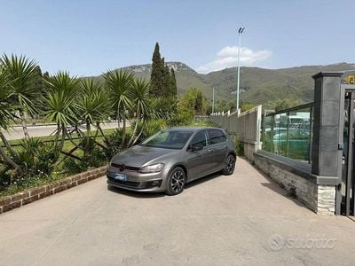 Usata VW Golf VII Highline 105 CV (77 kW) 2013 Utilitaria