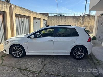 Usata VW Golf VII R-line 140 CV (102 kW) 2016 Bianco Berlina