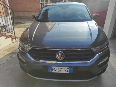 Usata VW T-Roc Style 116 CV (85 kW) 2019 Grigio SUV