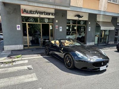 Usata Ferrari California 460 CV (338 kW) 2013 Nero metallizzato Cabrio