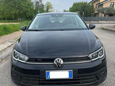 Usata VW Polo 95 CV (69 kW) 2023 Nero Utilitaria