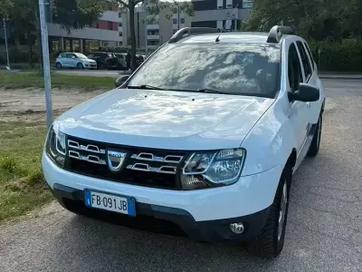 Usata Dacia Duster Prestige 109 CV (80 kW) 2015 Bianco SUV