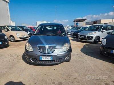 Usata Lancia Ypsilon 80 CV (58 kW) 2004 Grigio Utilitaria