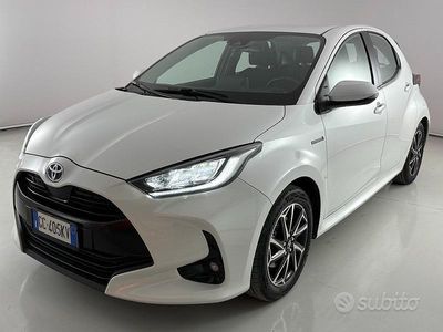 Usata Toyota Yaris Hybrid Trend 92 CV (67 kW) 2020 Bianco Berlina