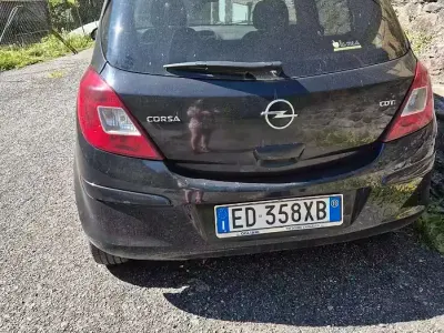 Usata Opel Corsa 95 CV (69 kW) 2010 Utilitaria