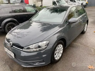 Usata VW Golf VII Trendline 116 CV (85 kW) 2018 Grigio Berlina