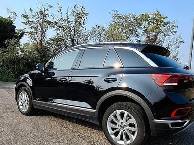 Usata VW T-Roc 110 CV (80 kW) 2022 Nero SUV