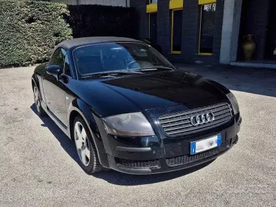 Usata Audi TT Roadster 179 CV (131 kW) 2004 Nero Cabrio