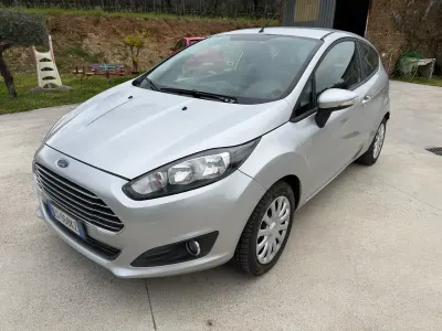 Usata Ford Fiesta Titanium 75 CV (55 kW) 2013 Argento Berlina