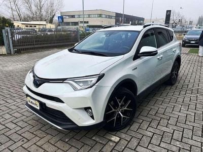 Usata Toyota RAV4 Hybrid Lounge 155 CV (114 kW) 2017 Bianco SUV