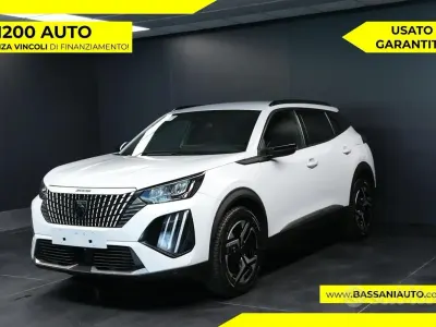 Usata Peugeot 2008 Allure 131 CV (96 kW) 2024 Bianco SUV