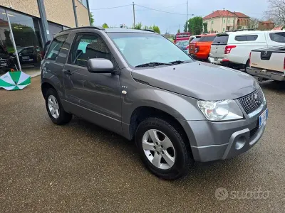Second-hand Suzuki Grand Vitara 107 CP (78 kW) 2006 Gri SUV